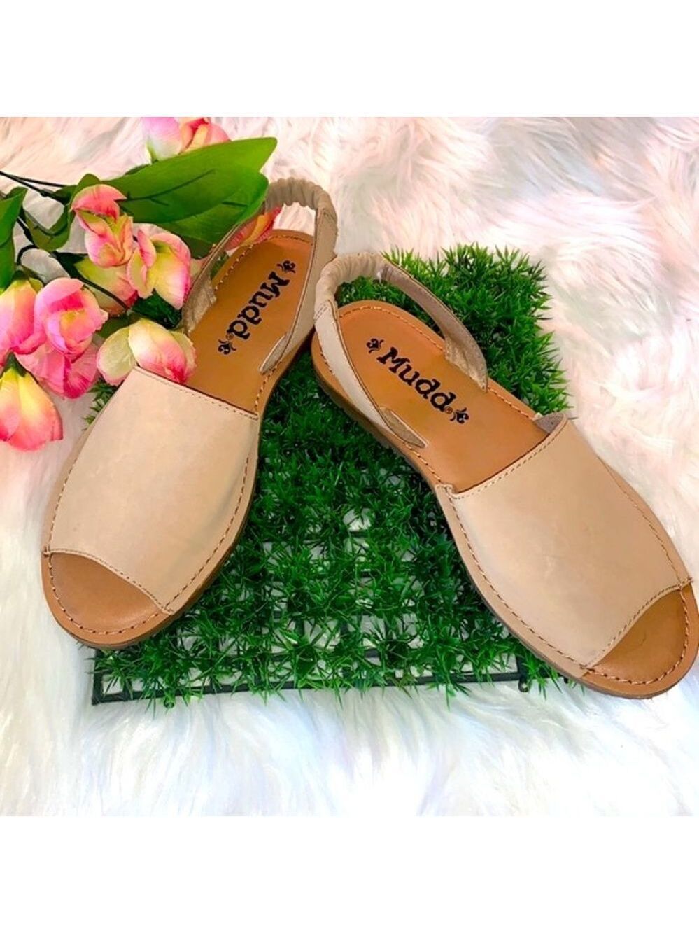 MUDD WOMAN’S SUMMER SANDALS SIZE 8